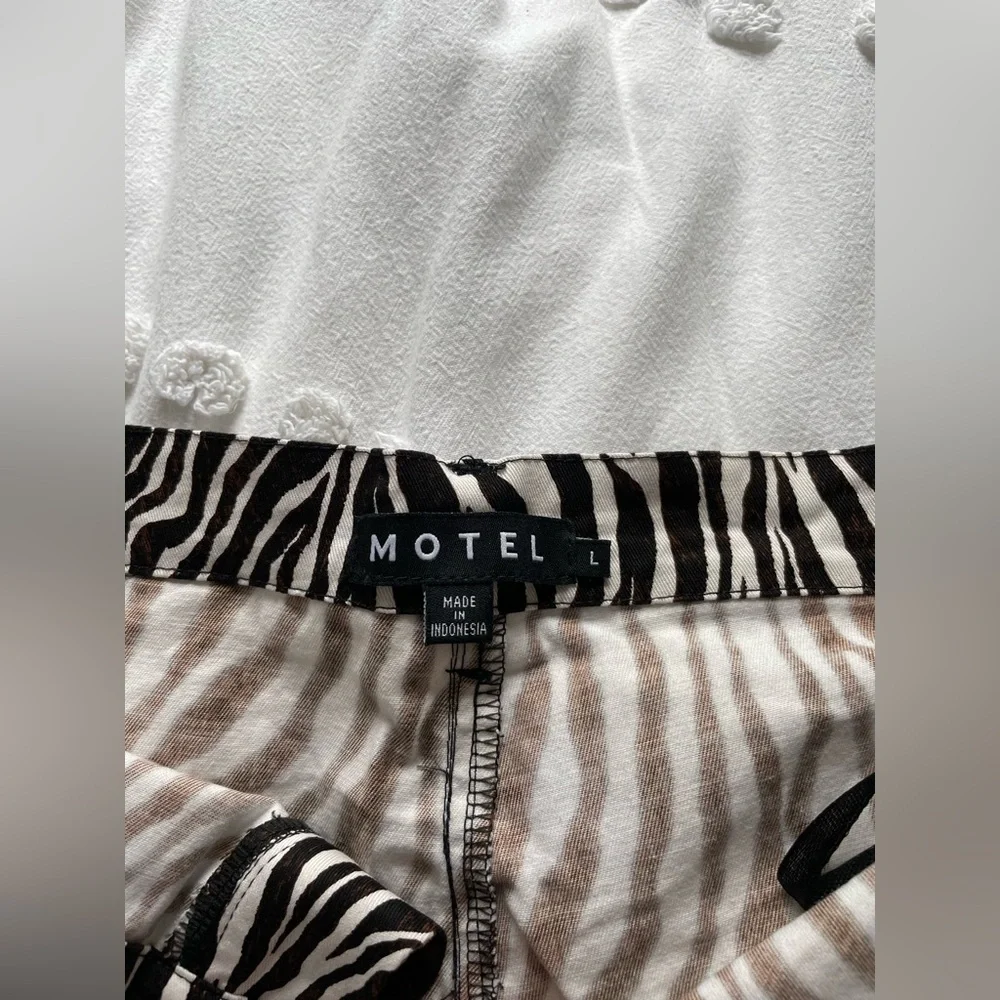 Motel Rocks Flare Pants - Picture 4 of 4